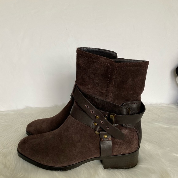 Pour La Victoire Brown Suede Booties / Size 9 - Picture 3 of 8